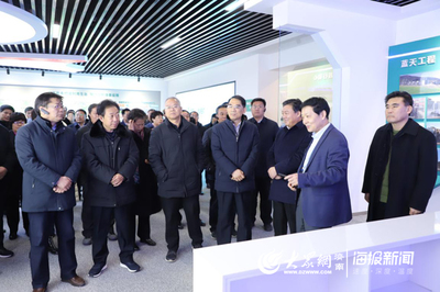 莱芜区重点项目建设观摩首日 8个镇街18个项目“晒”出成绩单，制造业引擎轰鸣